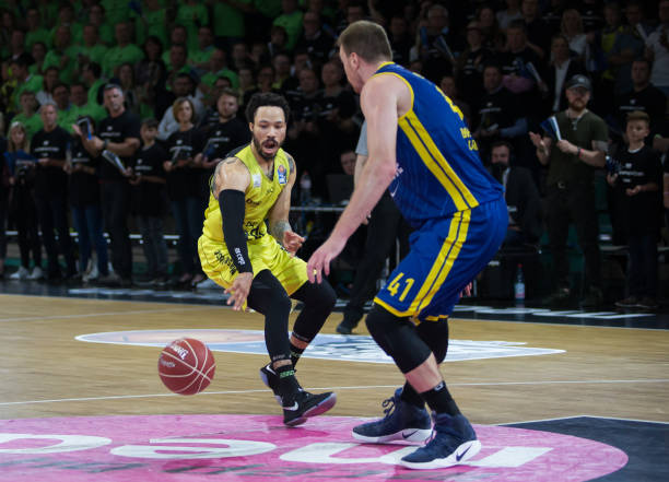 球迷们关注 球迷们关注