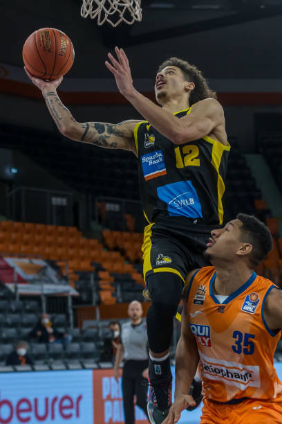 换下谢文能 换下谢文能